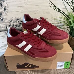 Steve Madden Women's Retro-Inspired Suede Sneaker